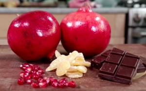 Необычно и нереально вкусно: рецепт шоколада с гранатовыми зернами